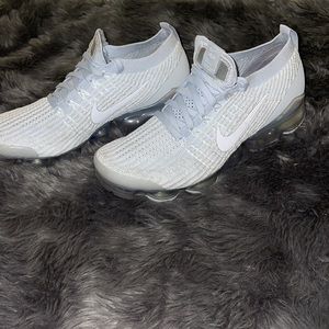 Nike Vapor Max (Women’s US 9) ONLY WORN 3 TIMES!